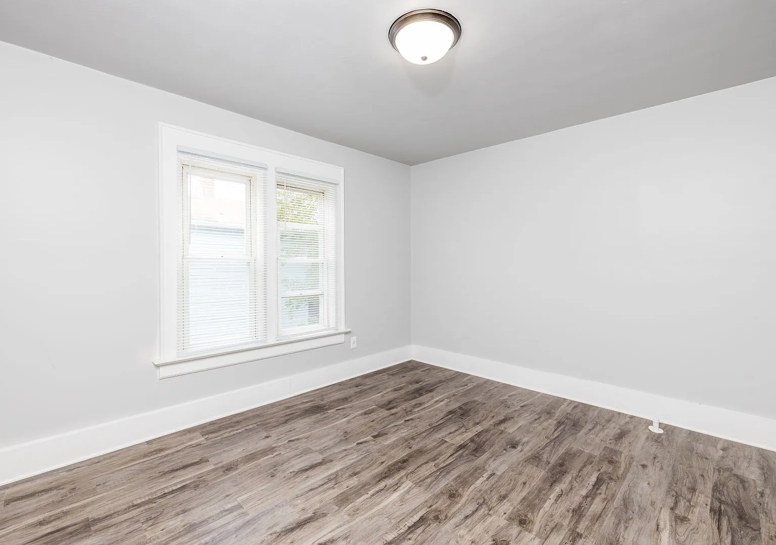 189 E Merrill Ave — Photo 2