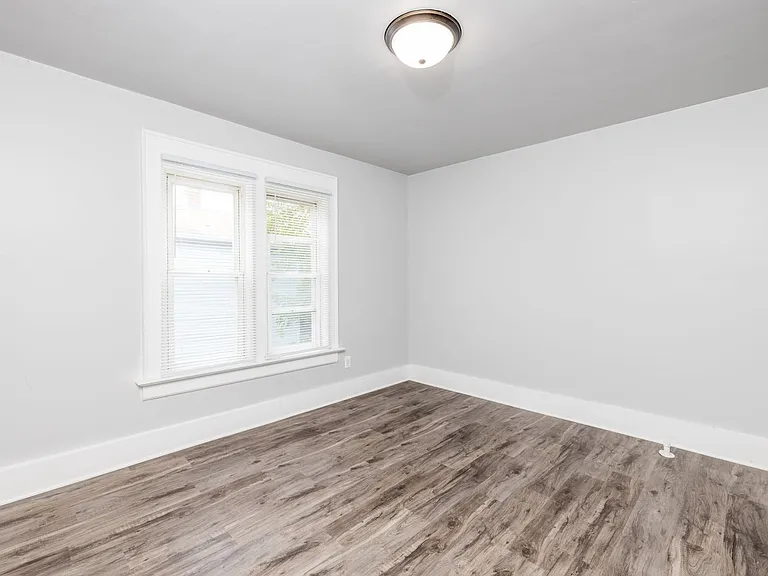 189 E Merrill Ave — Photo 2