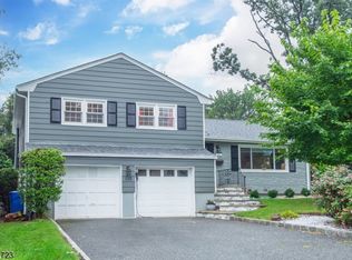 110 Squire Hill Rd, Montclair, NJ 07043