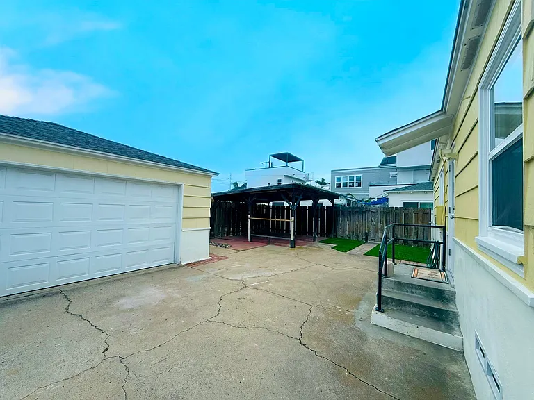 4756 Cape May Ave — Photo 5