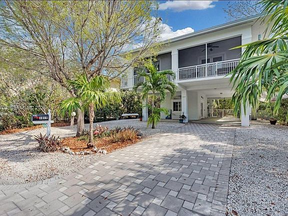2nd image of 1019 Snapper Ln