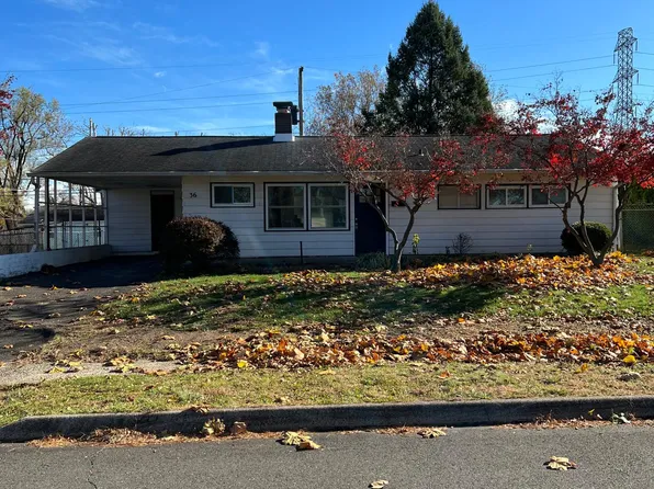 36 Fawn Ln, Levittown, PA 19055