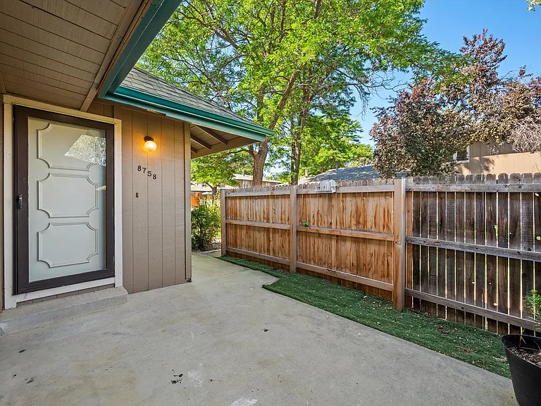 8758 E Roundtree Ave — Photo 2