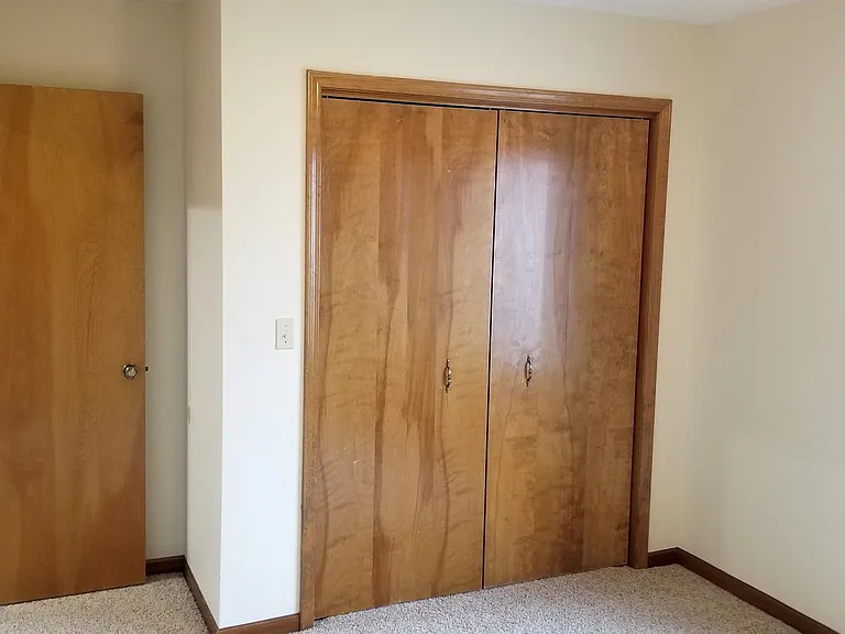 1414 E Powell St — Photo 10