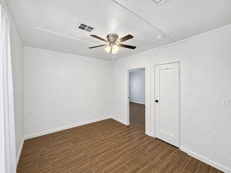 5915 W Palmaire Ave — Photo 11