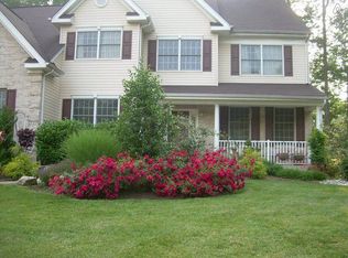 11 Courtside Ln, Princeton, NJ 08540