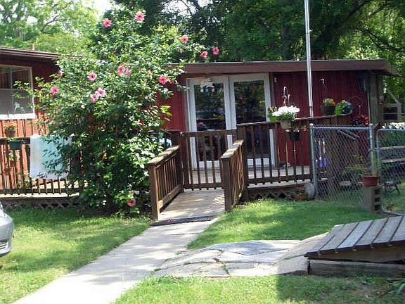 2nd image of 2426 Crescent Dr