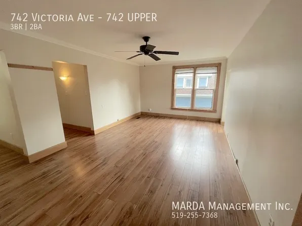 742 Victoria Ave, Windsor, ON N9A 4N2