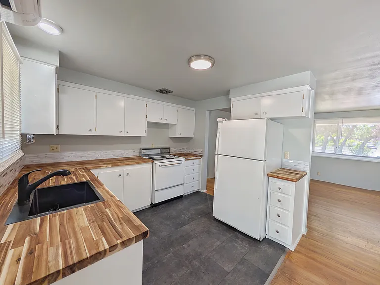 1117 NW Oak Ave — Photo 13