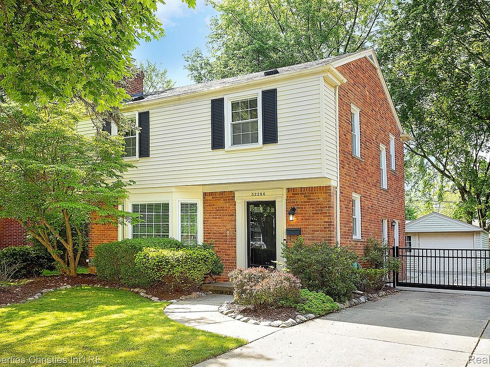 1st image of 32286 Auburn Dr