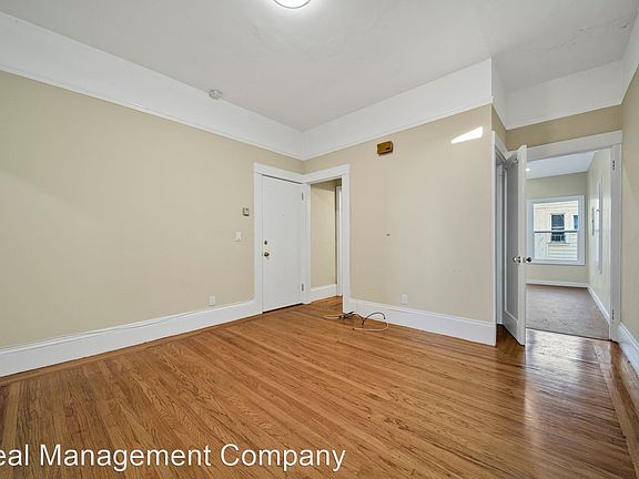 5th image of 2126 Market St #4
