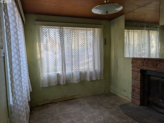5th image of 608 Poplar St #1