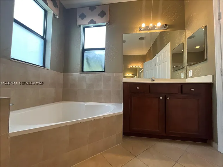 8843 W 34th Ave — Photo 18
