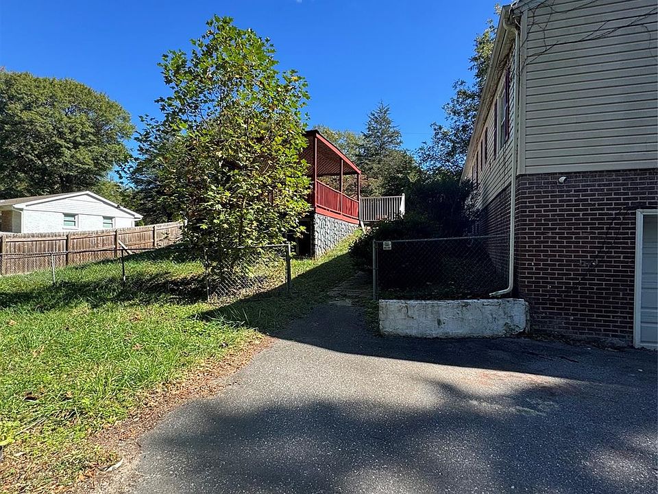 2nd image of 1934 Linwood Rd