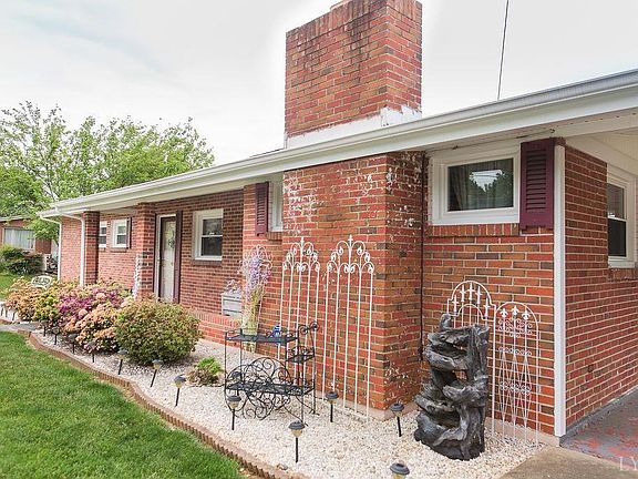 2nd image of 1016 Sheffield Dr