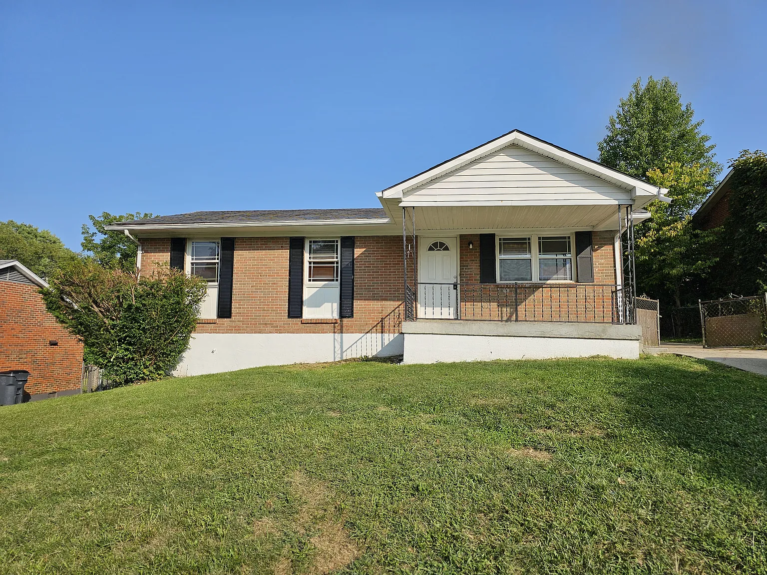 3660 Crosby Dr photo 1