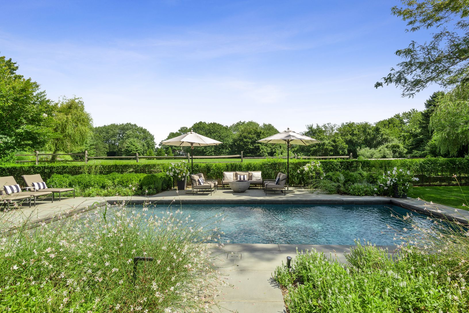  Pool with view to reserve