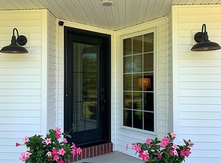 4470 Kingbird Ct, Jackson, WI 53037