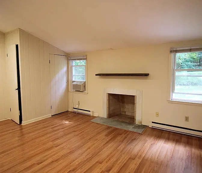 301 Mill Rd — Photo 10