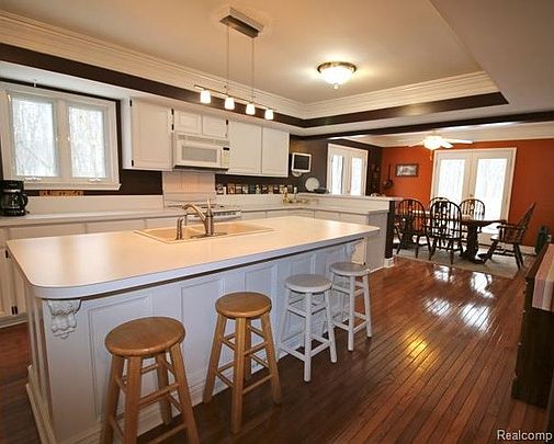 5th image of 1662 Marquis Ln