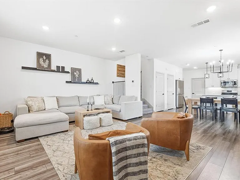 441 Matchbox St — Photo 9