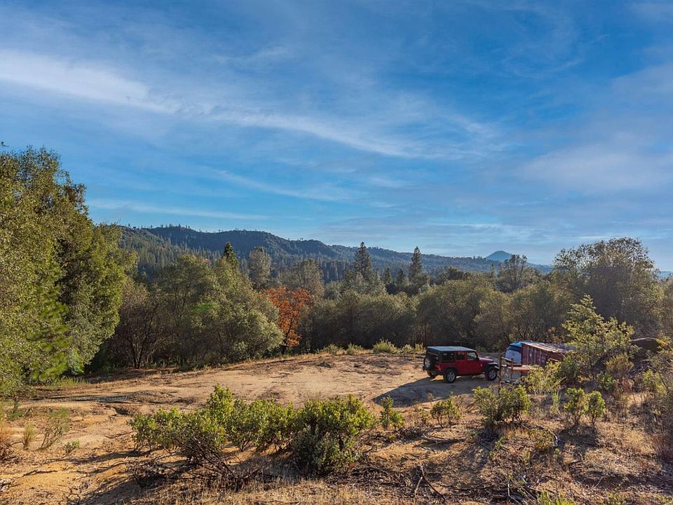 2nd image of 18395 Sugar Loaf Rd
