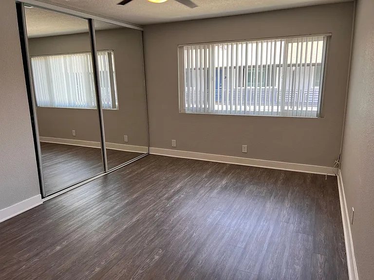 The Circle Apartments at Long Beach — Photo 97