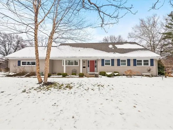 10323 Sagamore Ln, Leawood, KS 66206