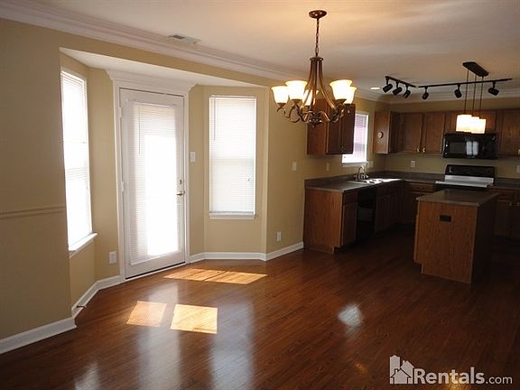 4th image of 10687 Sparrow Ct