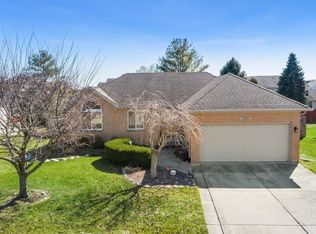 28988 Pinehurst Dr, Chesterfield, MI 48051
