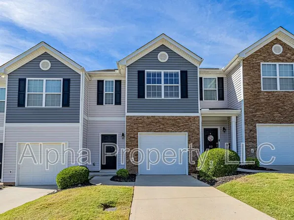 34 Moorlyn Ln, Greer, SC 29650