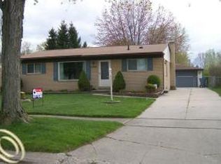 50303 Jim Dr, Chesterfield, MI 48047