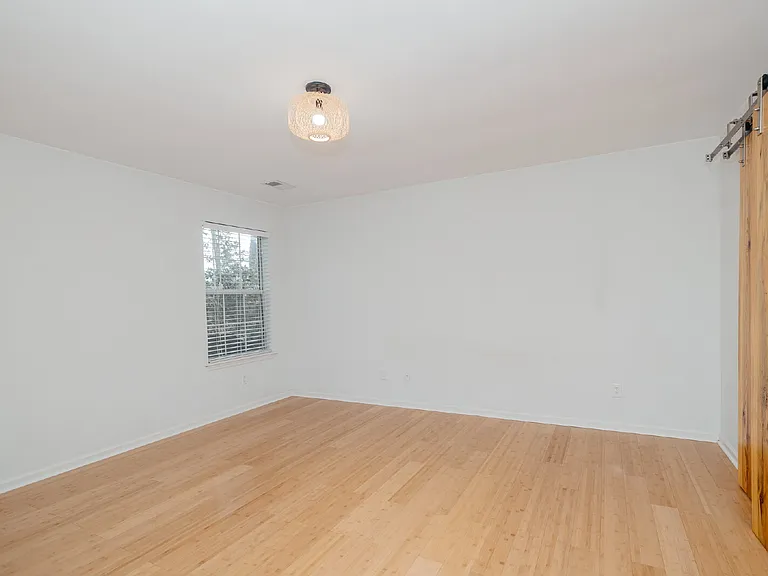 218 Lytham Ct — Photo 13