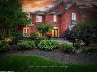 15 Trillium Ter, Halton Hills, ON L7J 2W8
