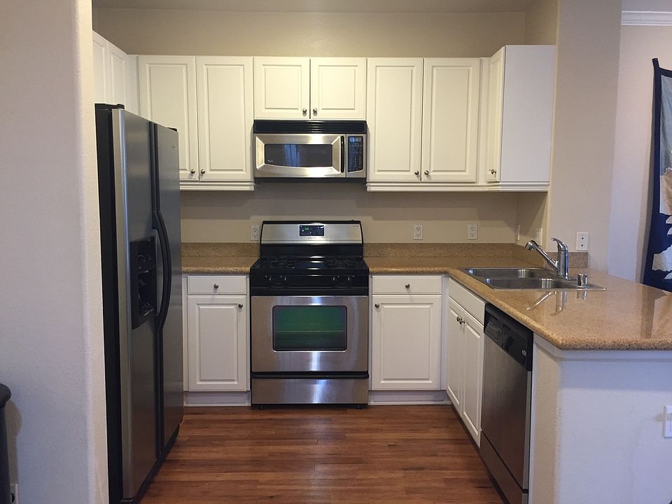 2nd image of 3446 Watermarke Pl