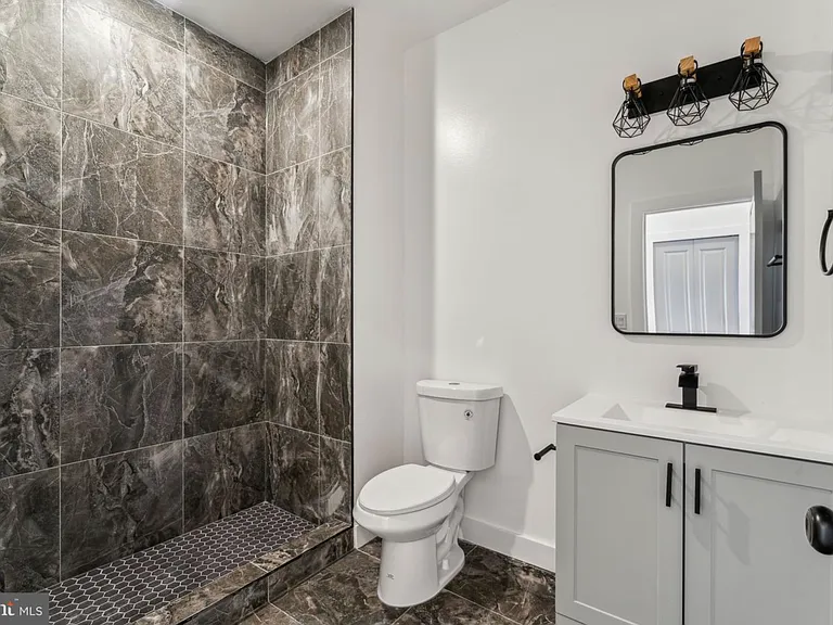 1028 W Dauphin St #3 — Photo 9