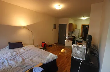 Rented by Robyn Lee, LREB