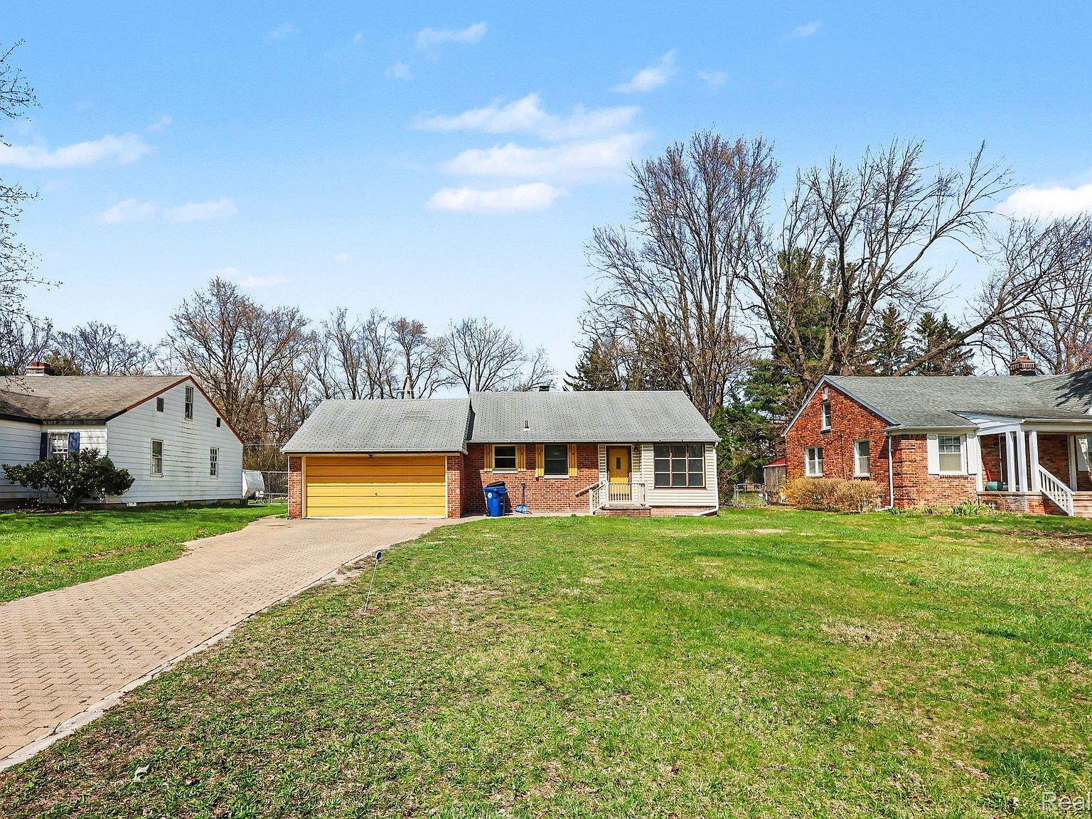 26932 W Six Mile Rd, Redford, MI 48240