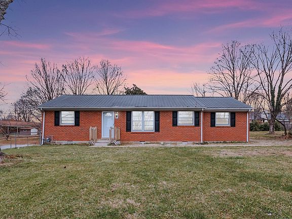5th image of 120 Pleasant Dr