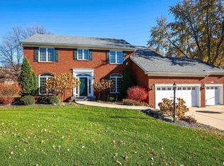 4663 School House Rd, Bettendorf, IA 52722