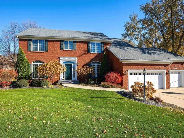 4663 School House Rd, Bettendorf, IA 52722