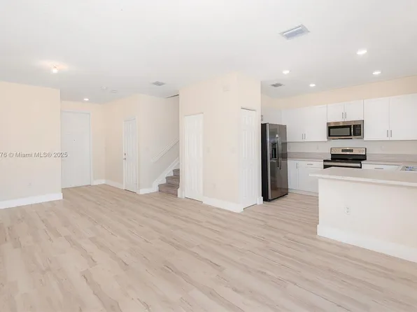 3348 W 108th St, Hialeah, FL 33018