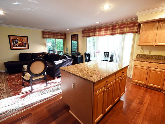 3rd image of 39 Clarken Dr