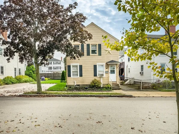 17 Middle St, Fairhaven, MA 02719