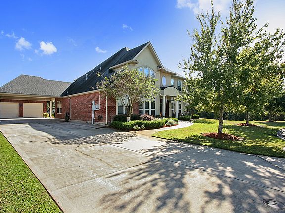 2nd image of 105 Cypress Ln