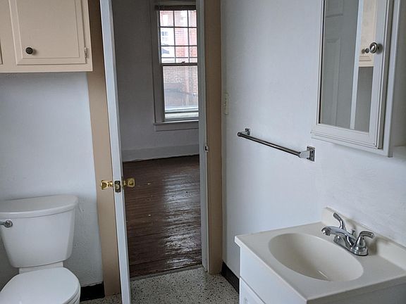 4th image of 408 E Church St