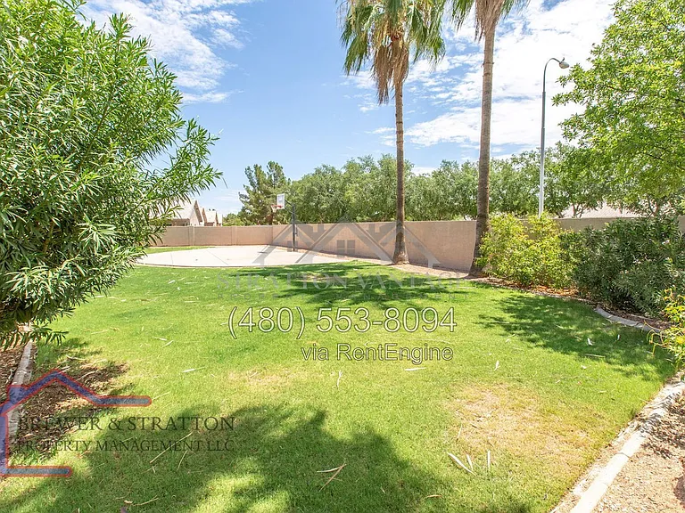 689 W Constitution Dr — Photo 46