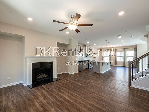 5th image of 319 Commons Ave