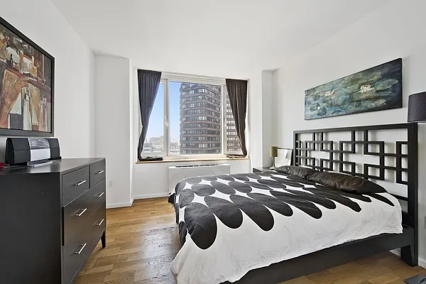 Sold by MNS | media 2