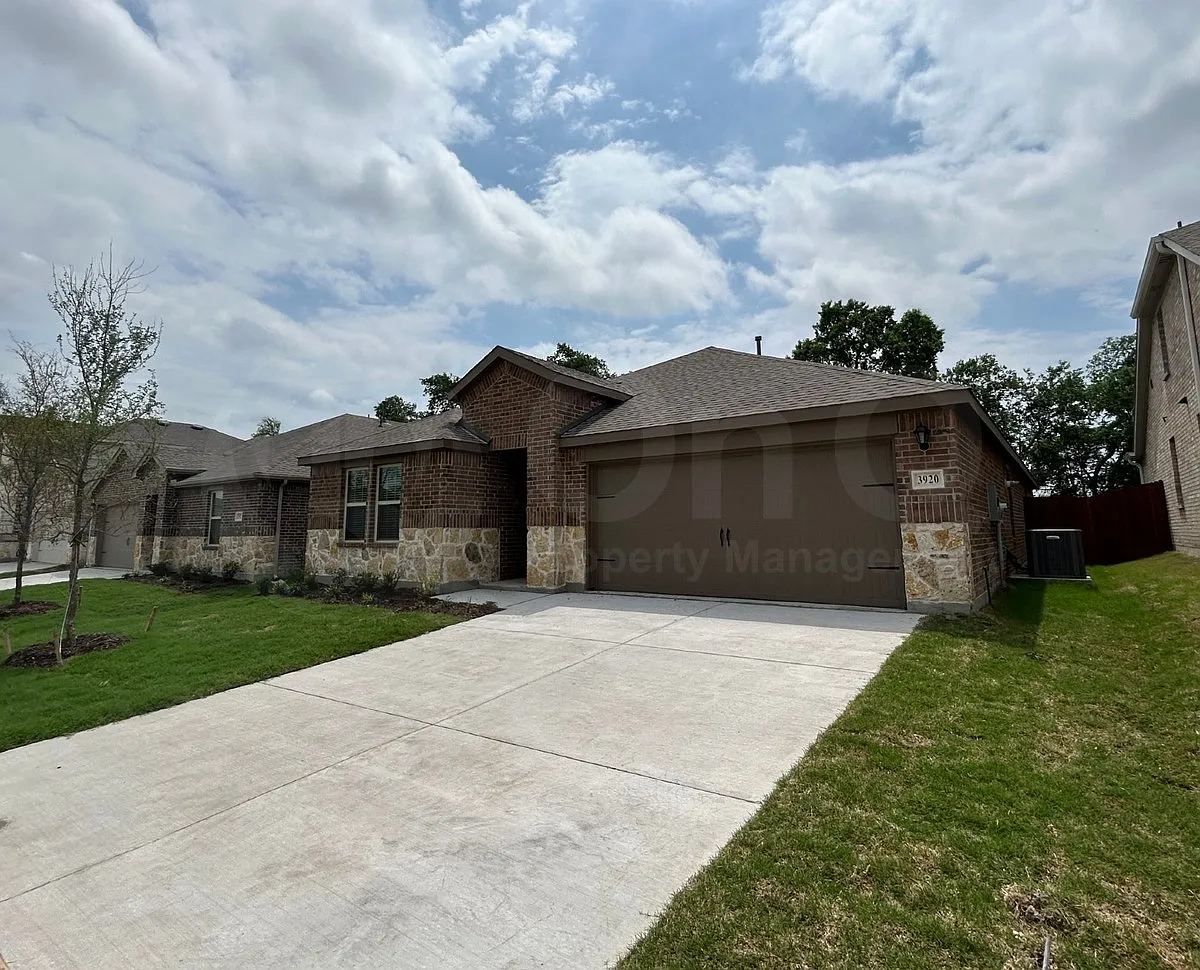 4 bed, 3.0 bath, 2060 sqft, $2,150 — Photo 3